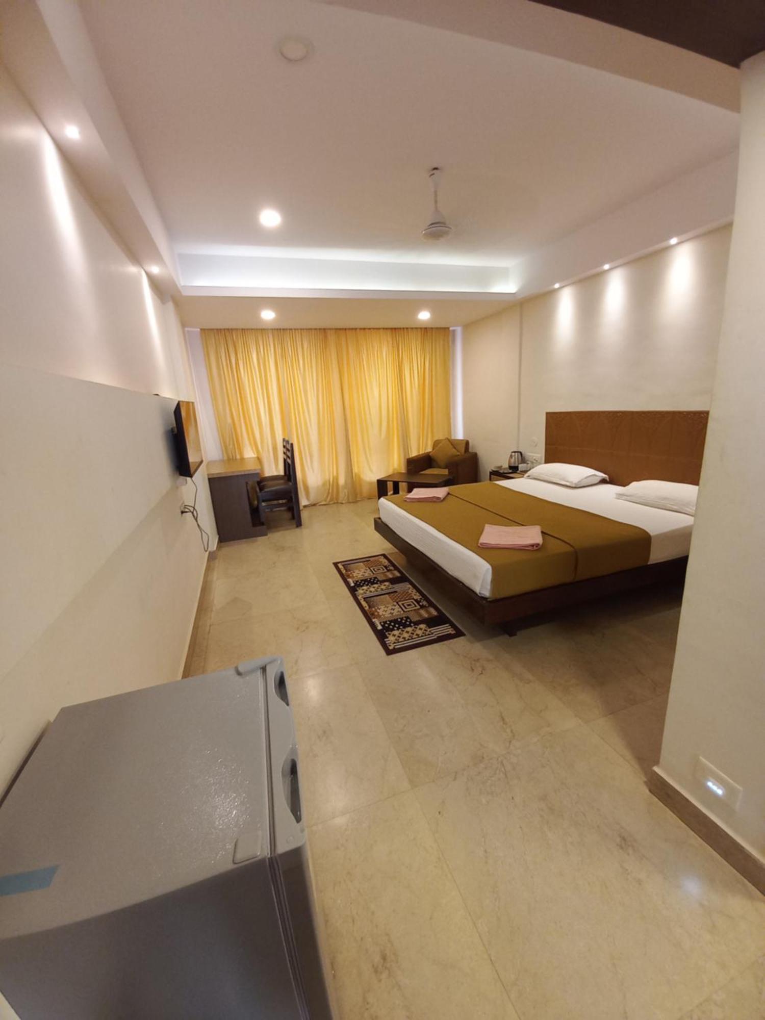 Famafa Hotel Arambol Buitenkant foto